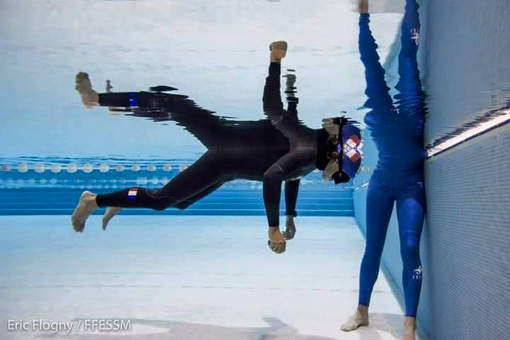 Apnée statique en piscine
